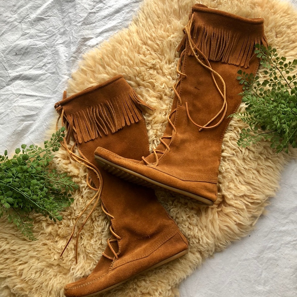 Minnetonka High Knee Lace Up brown boot 1422
